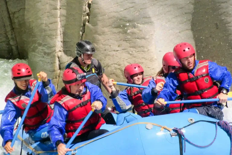 Aventura de rafting no Rio Urubamba