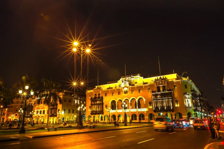 Passeio noturno em Lima