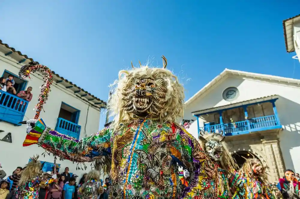 Por que essa festa atrai tantos devotos Virgem del Carmen