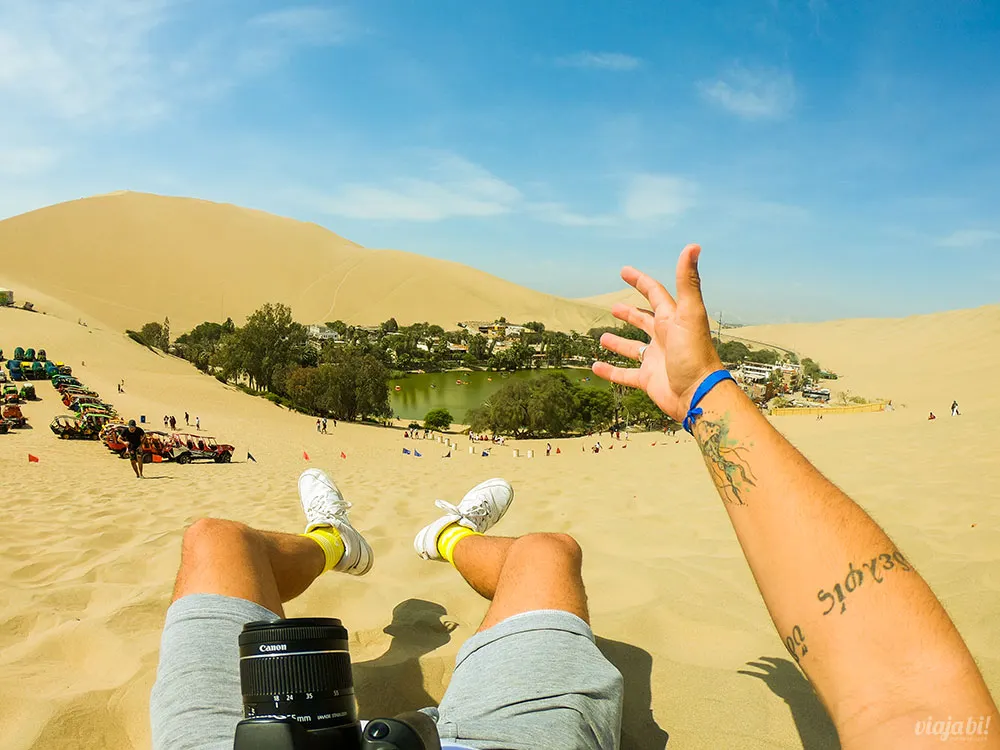 brasileiros que visitam o Oasis Huacachina