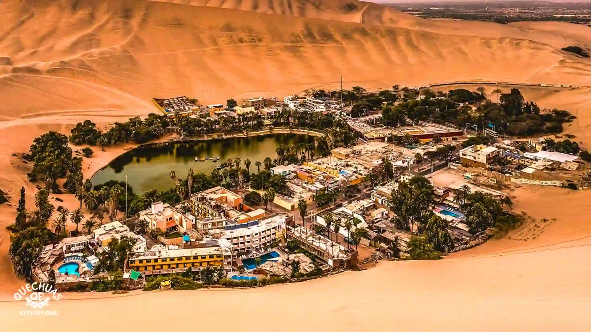 oasis huacachina peru