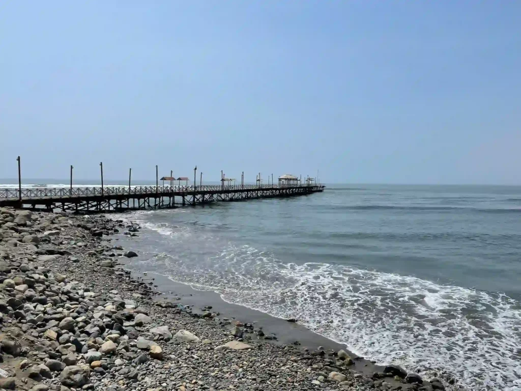 praias no peru huanchaco